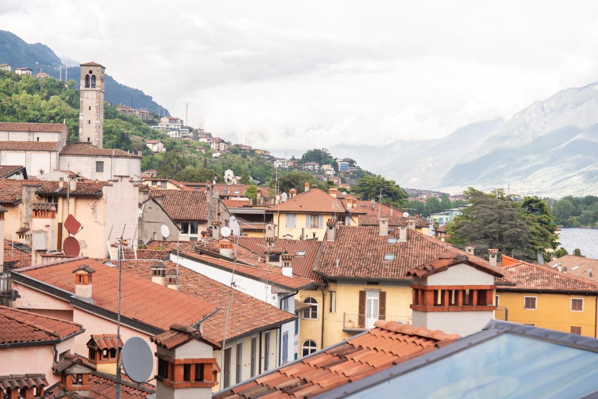 Tra Il Borgo E Il Lago Lovere Luaran gambar