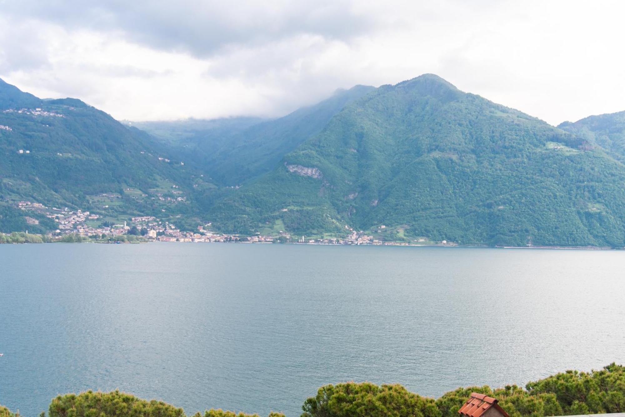 Tra Il Borgo E Il Lago Lovere Luaran gambar