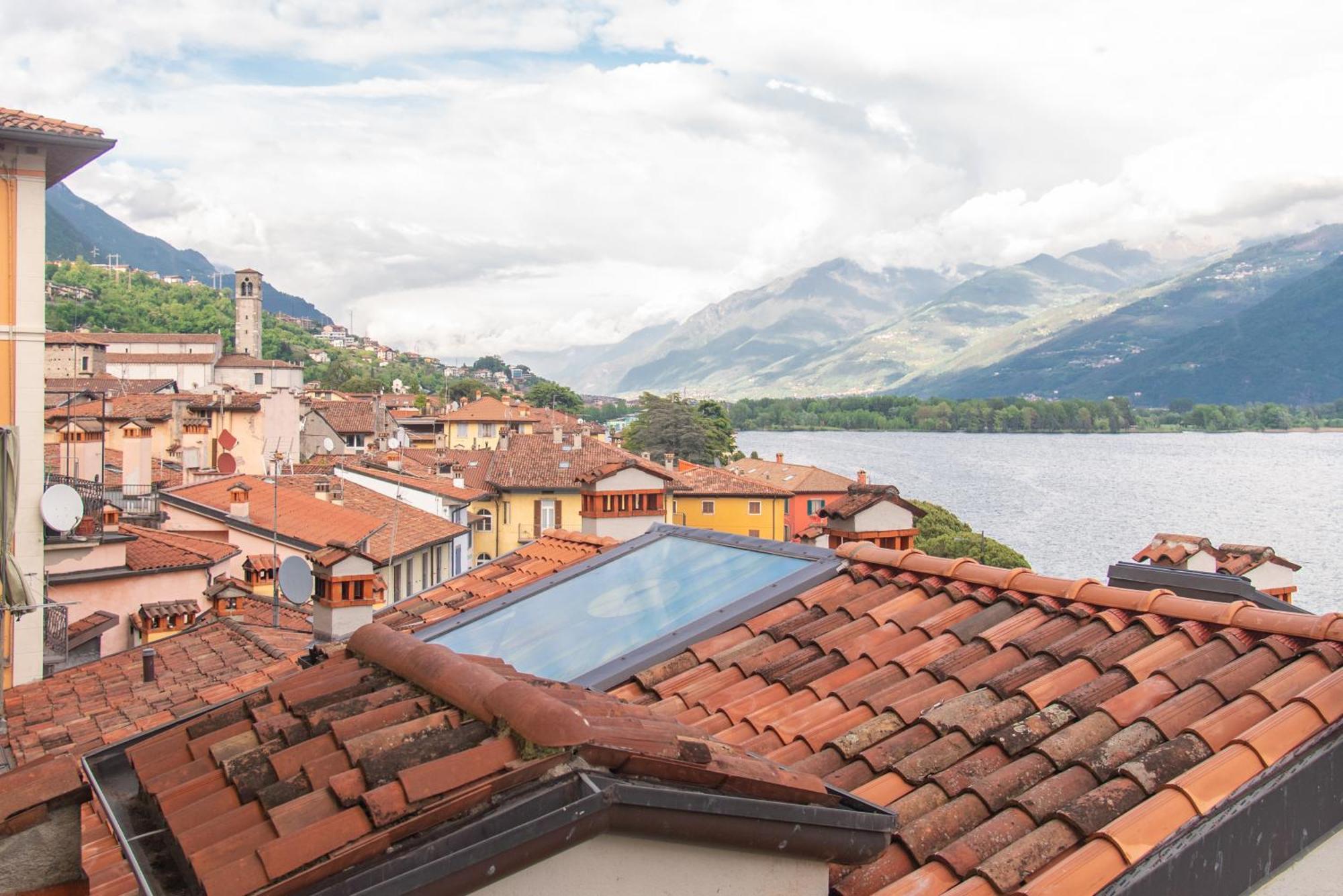 Tra Il Borgo E Il Lago Lovere Luaran gambar